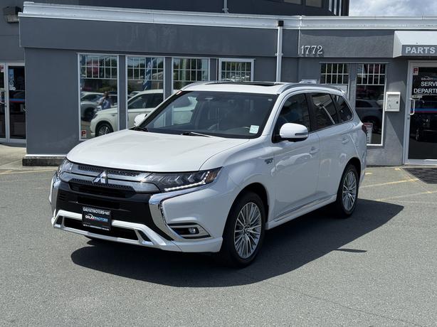 2022 Mitsubishi Outlander PHEV SE 4WD - Blind Spot Warning & Power Driver Seat image 1