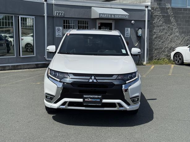 2022 Mitsubishi Outlander PHEV SE 4WD - Blind Spot Warning & Power Driver Seat image 3