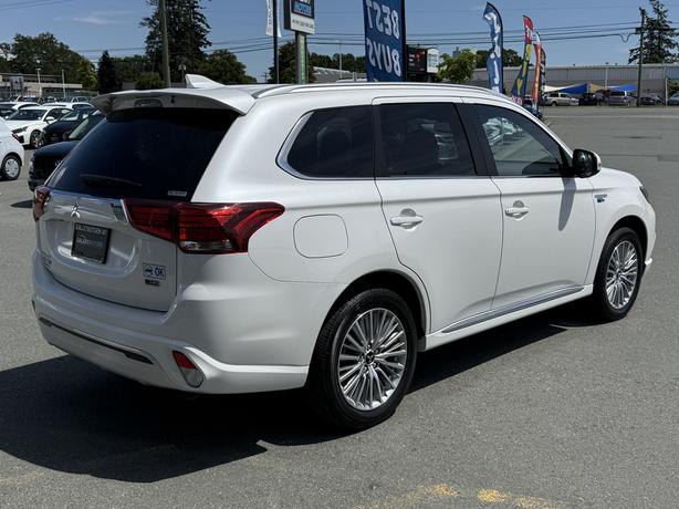 2022 Mitsubishi Outlander PHEV SE 4WD - Blind Spot Warning & Power Driver Seat image 6