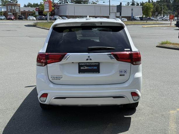 2022 Mitsubishi Outlander PHEV SE 4WD - Blind Spot Warning & Power Driver Seat image 7