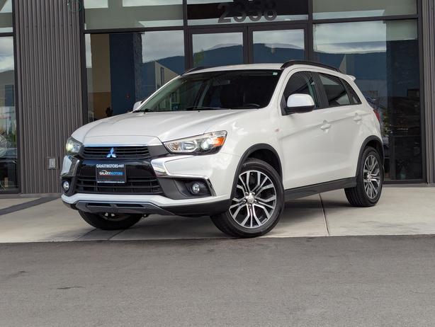 2017 Mitsubishi RVR SE - No Accidents, 4x4, Heated Seats image 1