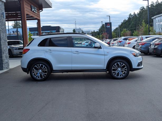 2017 Mitsubishi RVR SE - No Accidents, 4x4, Heated Seats image 5