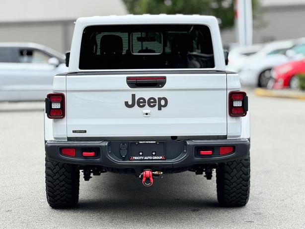 2022 Jeep Gladiator Rubicon - Diesel, No Accidents, One Owner image 6