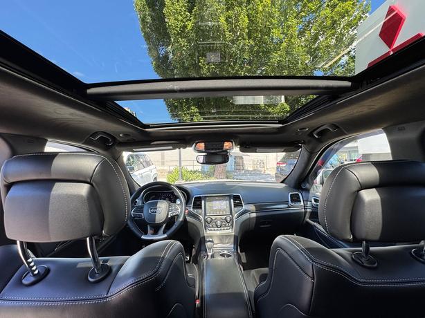 2017 Jeep Grand Cherokee SRT, No Accidents, Pano Sunroof image 8