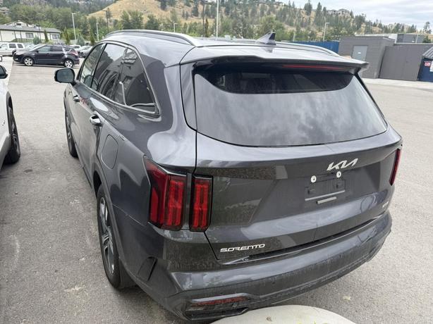 2023 Kia Sorento PHEV SX image 3