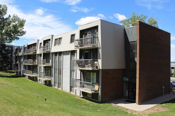 2 bedroom Bonaventure Apartments image 8