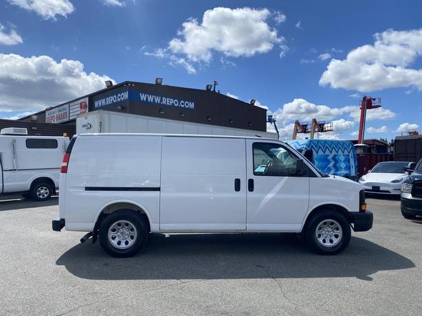 2009 Chevrolet Express 1500 Cargo Van image 6
