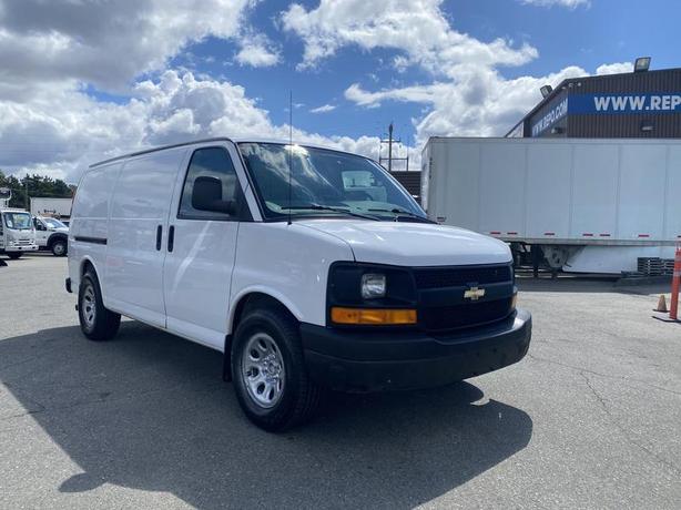 2009 Chevrolet Express 1500 Cargo Van image 7