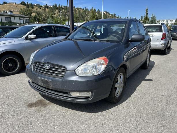2010 Hyundai Accent GLS image 1