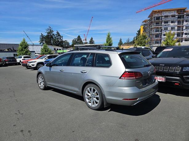 2019 Volkswagen Golf SportWagen Highline image 4