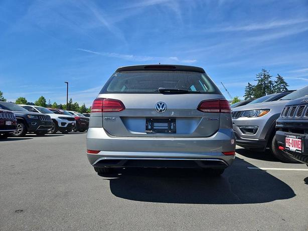 2019 Volkswagen Golf SportWagen Highline image 5