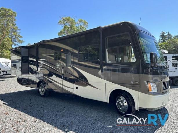 Used 2011 Thor Motor Coach Challenger 32VS image 5