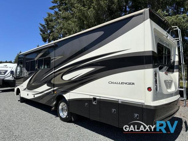 Used 2011 Thor Motor Coach Challenger 32VS image 7