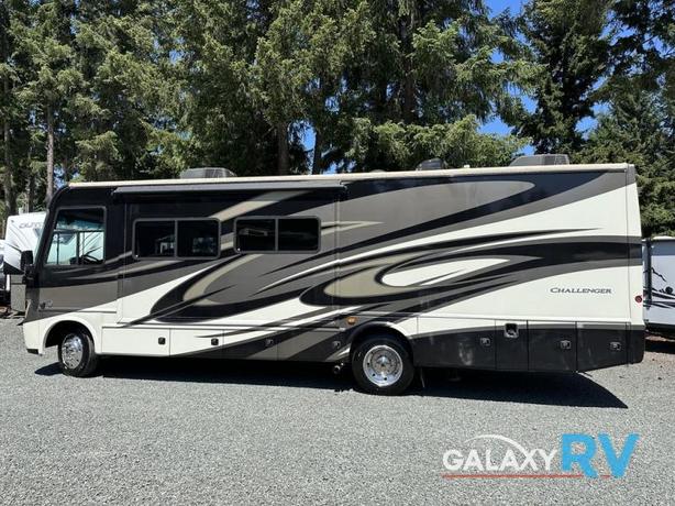 Used 2011 Thor Motor Coach Challenger 32VS image 8