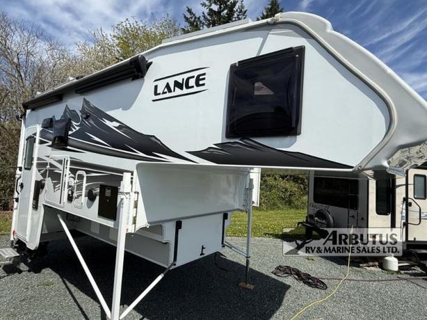 Used 2022 Lance 1172 image 1