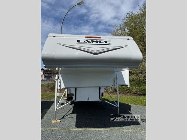 Used 2022 Lance 1172 image 3