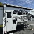 Used 2022 Lance 1172 thumbnail image 4