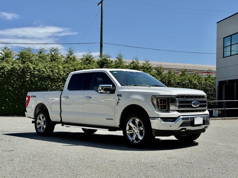 2023 Ford F-150 Lariat SuperCrew 4x4 display photo
