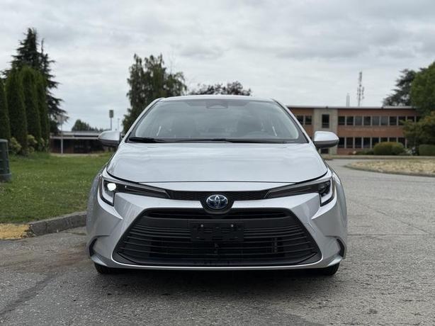 2025 Toyota Corolla Hybrid LE AWD image 3