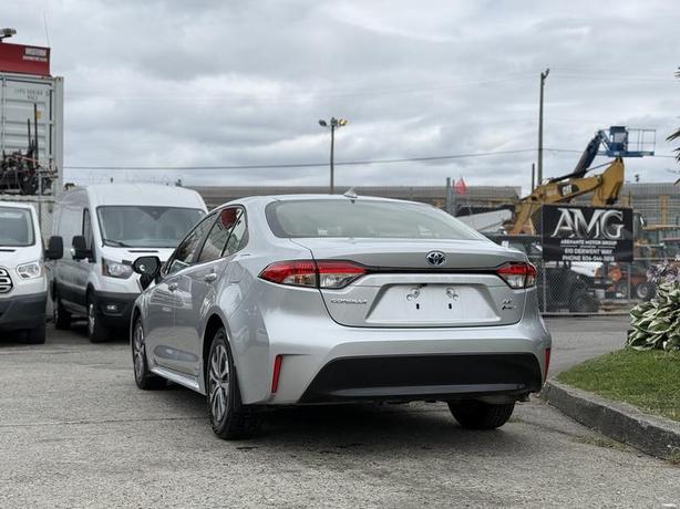 2025 Toyota Corolla Hybrid LE AWD image 8