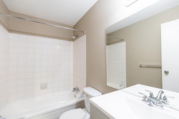 1 bedroom Glenbow Manor image 7