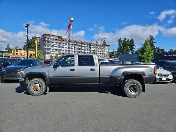 2003 GMC Sierra 3500 Crew Cab 167 WB 4WD SLT | Keyless Entry | Cruise Control! image 3