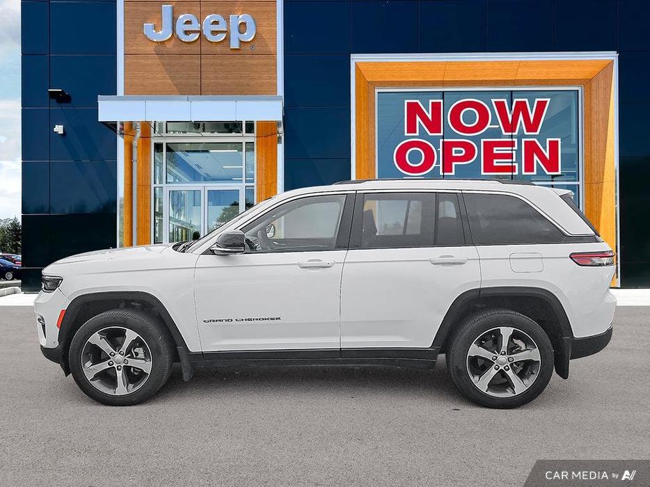 2023 Jeep Grand Cherokee Limited 4x4 | Surround View Camera! display photo