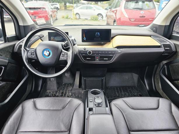 2014 BMW i3 4dr HB w/Range Extender image 6