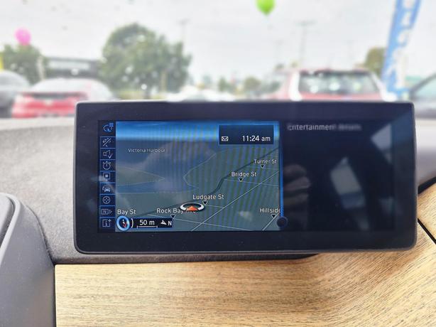 2014 BMW i3 4dr HB w/Range Extender image 7