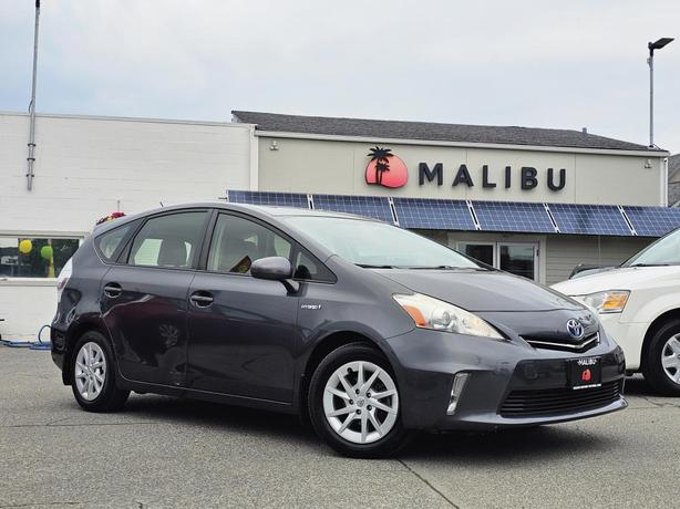 2012 Toyota Prius V 5dr HB image 1