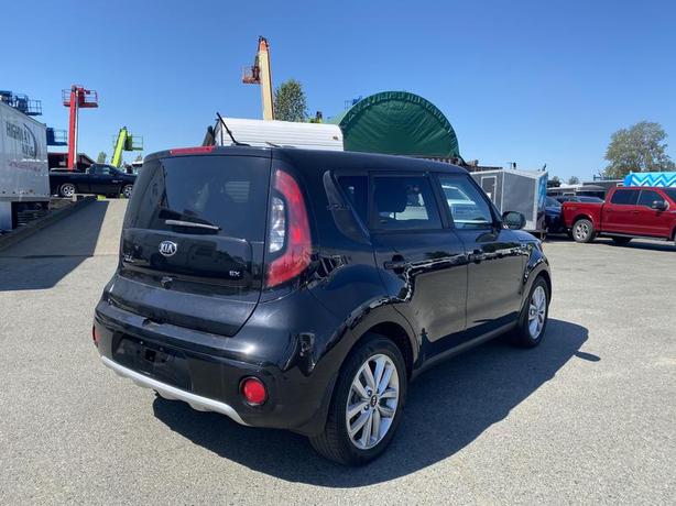 2017 Kia Soul EX Front Wheel Drive image 6