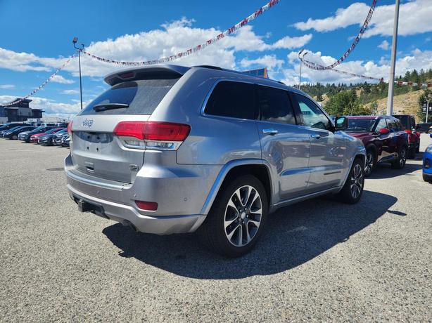 2017 Jeep Grand Cherokee OVERLAND image 3