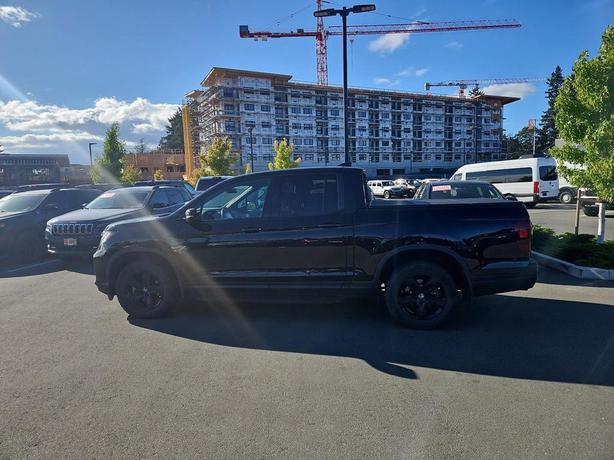 2023 Honda Ridgeline Black Edition AWD | Remote Start | Cruise Control! image 3