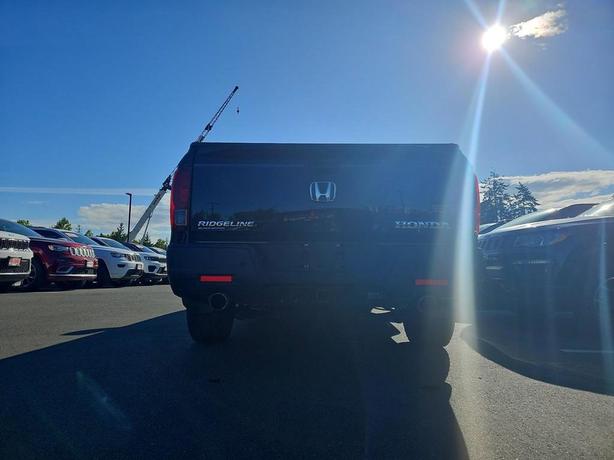 2023 Honda Ridgeline Black Edition AWD | Remote Start | Cruise Control! image 5