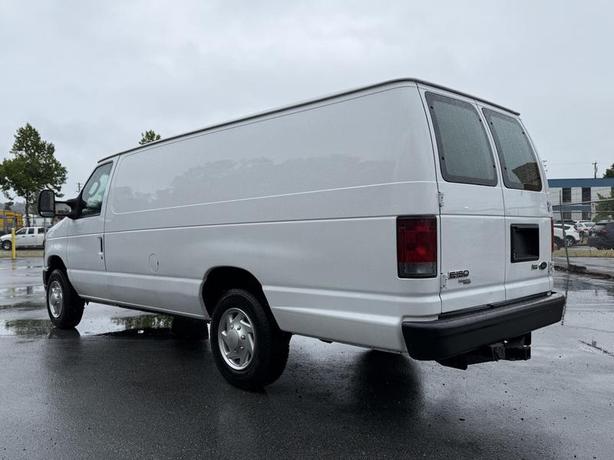 2013 Ford Econoline E-150 5-Passenger Extended Cargo van image 7