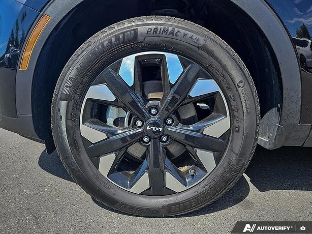 2023 Kia Sportage LX AWD | No Reported Accidents | One Owner! image 6