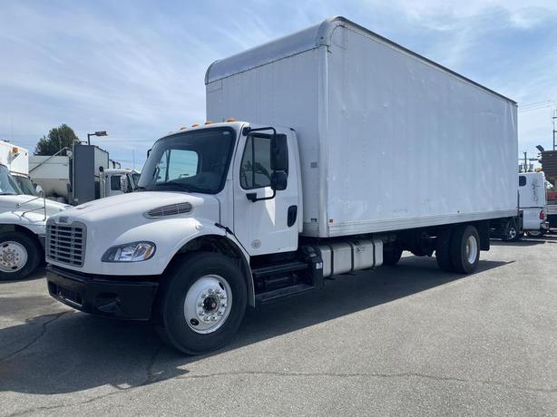 2017 Freightliner M2 106 26  foot Cube Van Diesel Power Tailgate Air Brakes image 1