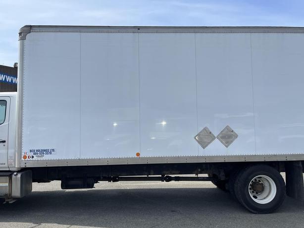 2018 Hino 338 Cube Van 26 foot Box Power Tailgate Diesel Air Brakes image 3