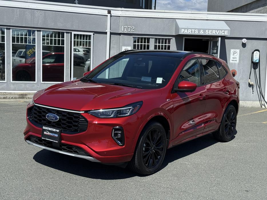 2023 Ford Escape ST-Line Elite AWD - Memory Seat & Panoramic Roof display photo