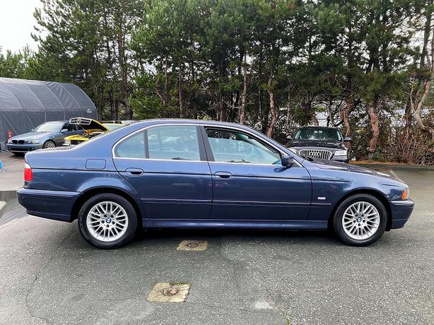 2002 BMW  530i A sun roof pw 115k image 4