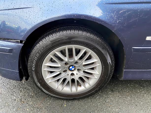 2002 BMW  530i A sun roof pw 115k image 8