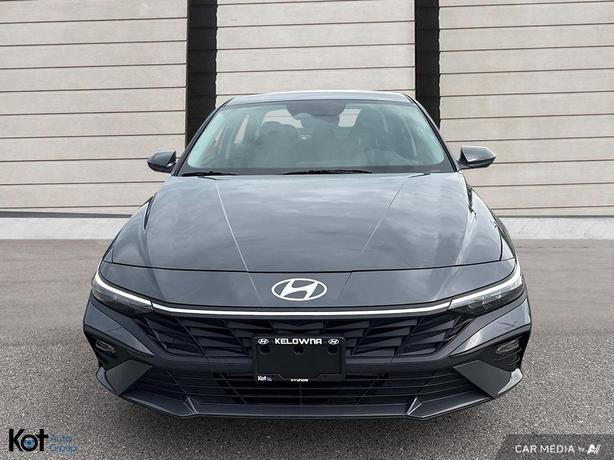 2024 Hyundai Elantra Essential ONE OWNER! NO ACCIDENT! REAR CROSS TRAFFIC! BLIND image 2