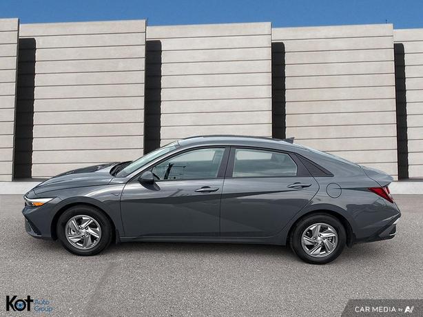 2024 Hyundai Elantra Essential ONE OWNER! NO ACCIDENT! REAR CROSS TRAFFIC! BLIND image 3