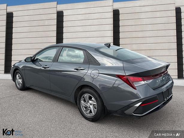 2024 Hyundai Elantra Essential ONE OWNER! NO ACCIDENT! REAR CROSS TRAFFIC! BLIND image 4