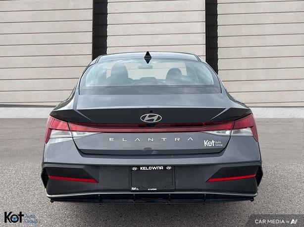 2024 Hyundai Elantra Essential ONE OWNER! NO ACCIDENT! REAR CROSS TRAFFIC! BLIND image 5