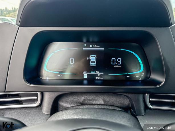 2024 Hyundai Elantra Essential ONE OWNER! NO ACCIDENT! REAR CROSS TRAFFIC! BLIND image 7