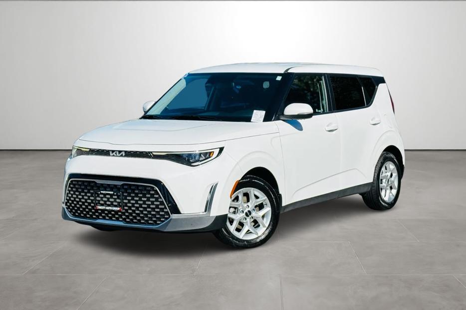 2023 Kia Soul display photo