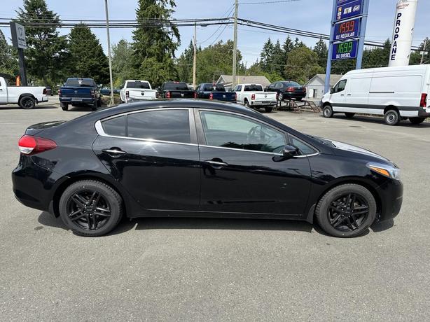 2017 Kia Forte EX image 6
