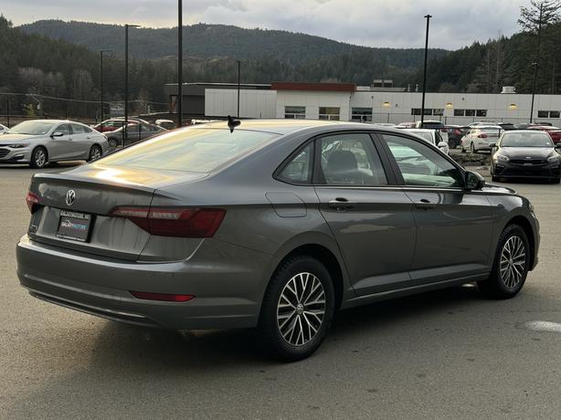 2021 Volkswagen Jetta Highline - 8.0" Touchscreen & Rain sensing wipers image 6