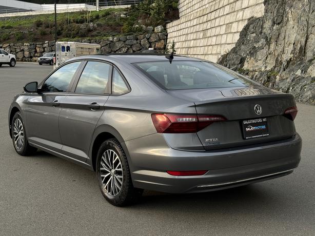 2021 Volkswagen Jetta Highline - 8.0" Touchscreen & Rain sensing wipers image 8